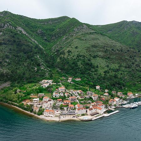 Hotel Bokeljski Dvori Kotor Exterior foto