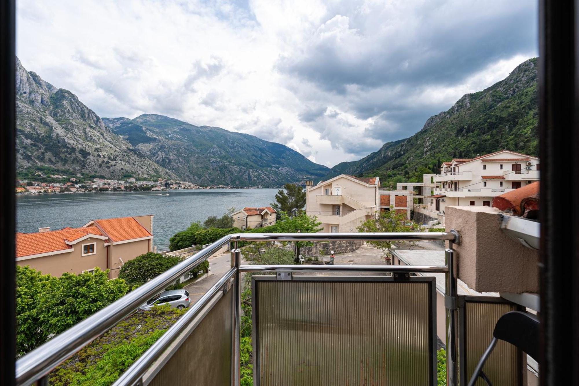 Hotel Bokeljski Dvori Kotor Exterior foto