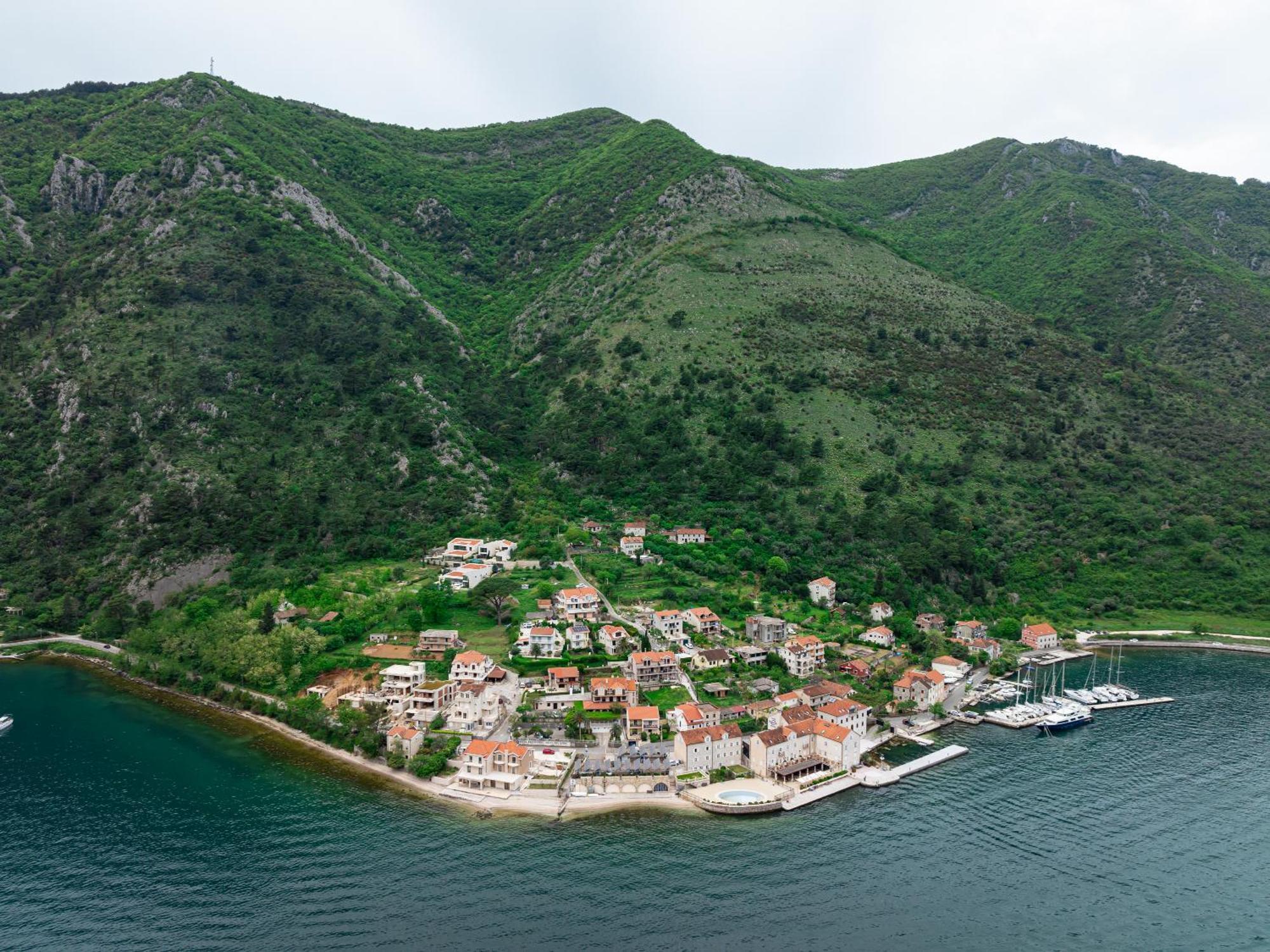 Hotel Bokeljski Dvori Kotor Exterior foto