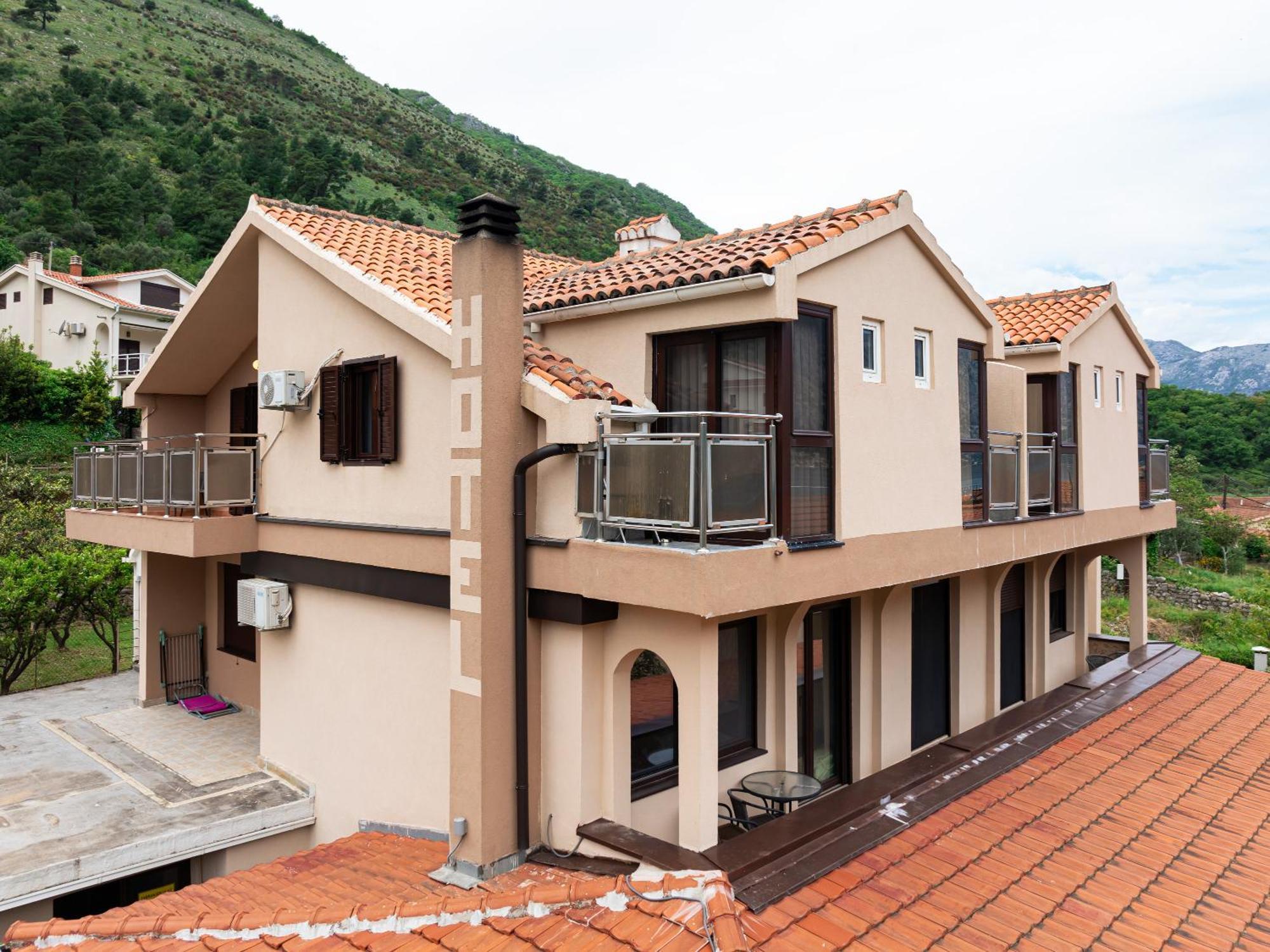 Hotel Bokeljski Dvori Kotor Exterior foto